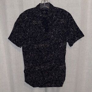 Men's Short-Sleeve Button-Up Shirt - Navy Floral Print